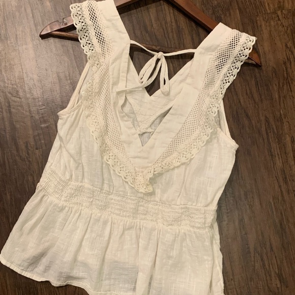 Old navy Cream Lace Trim Women's Top size medium - Picture 3 of 5